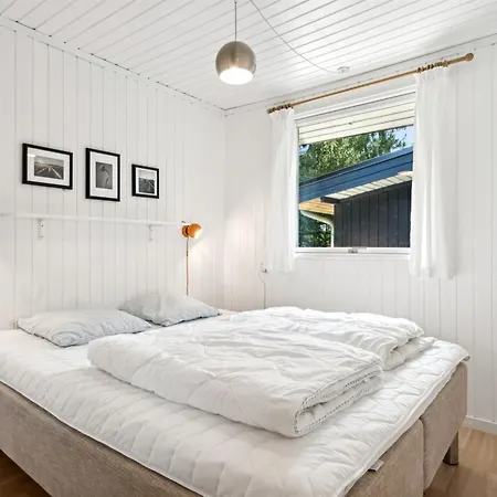 Aleta - 600m From The Sea By Interhome Feriehus Grenå