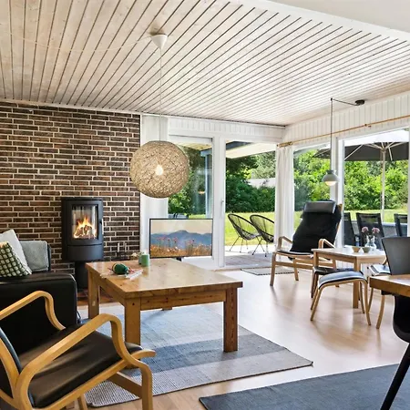 Dom wakacyjny Aleta - 600m From The Sea By Interhome Grenå