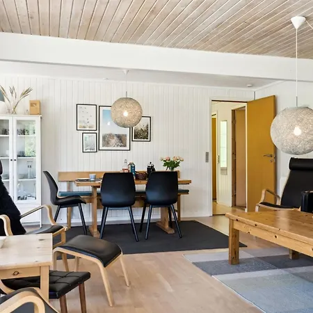 Aleta - 600m From The Sea By Interhome * Grenå