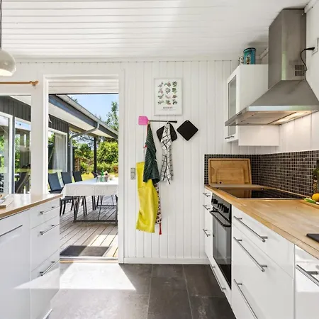 Aleta - 600m From The Sea By Interhome *